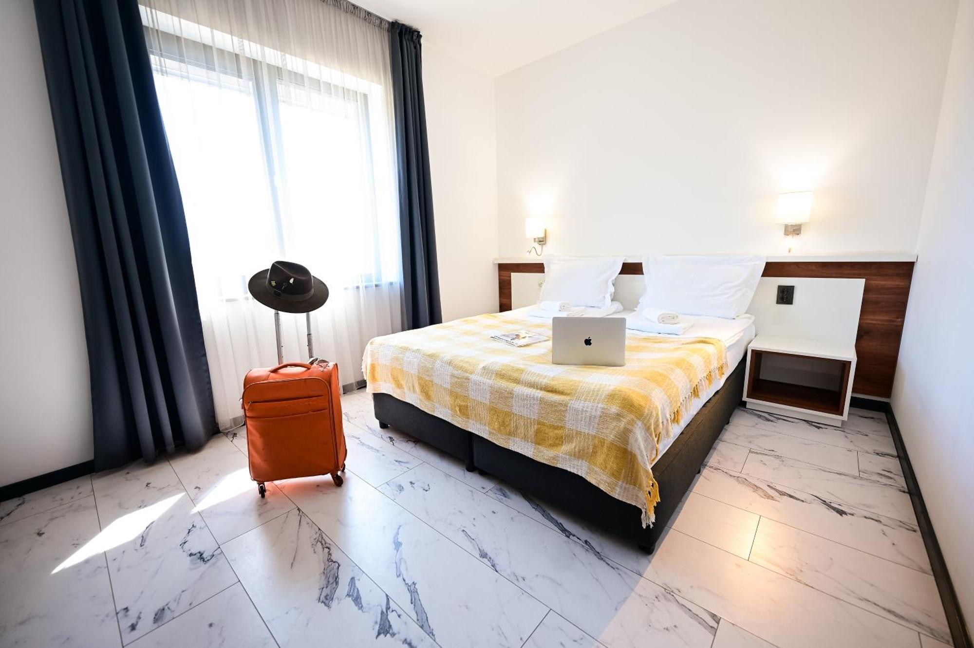 Rubo Hotel Szumen Zewnętrze zdjęcie
