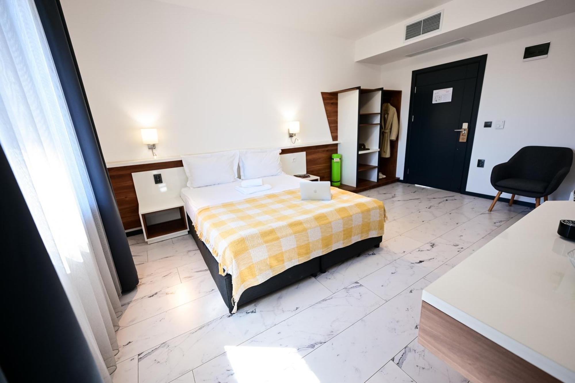 Rubo Hotel Szumen Zewnętrze zdjęcie